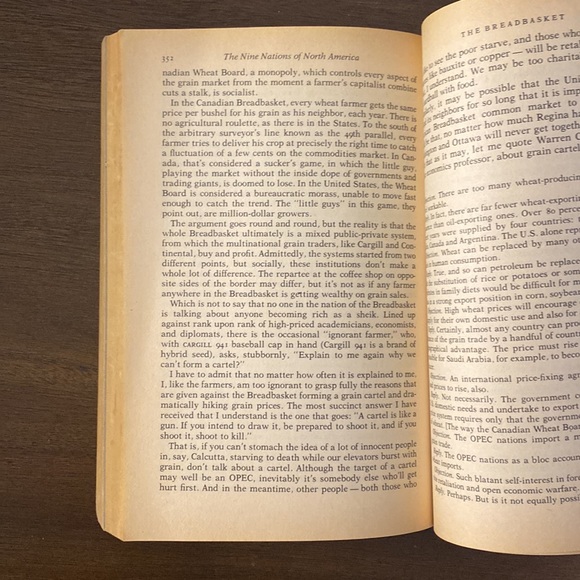 The Nine Nations of North America by Joel Garreau (paperback) Vintage, 1981 - Picture 7 of 8